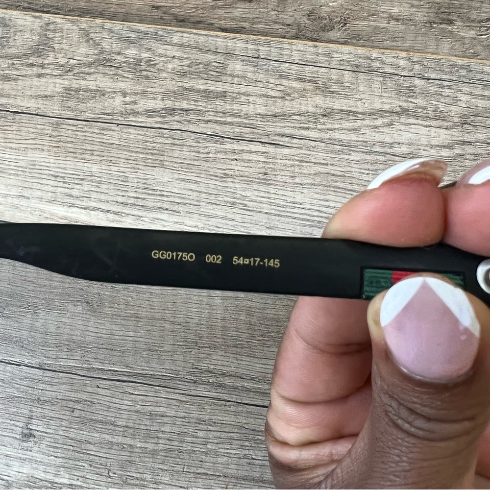 Gucci Metal Frame in Black - Picture 8 of 10